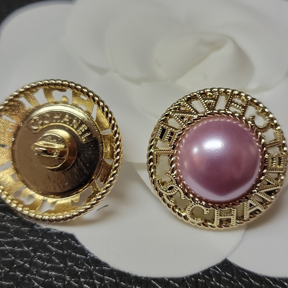 Chanel Button
